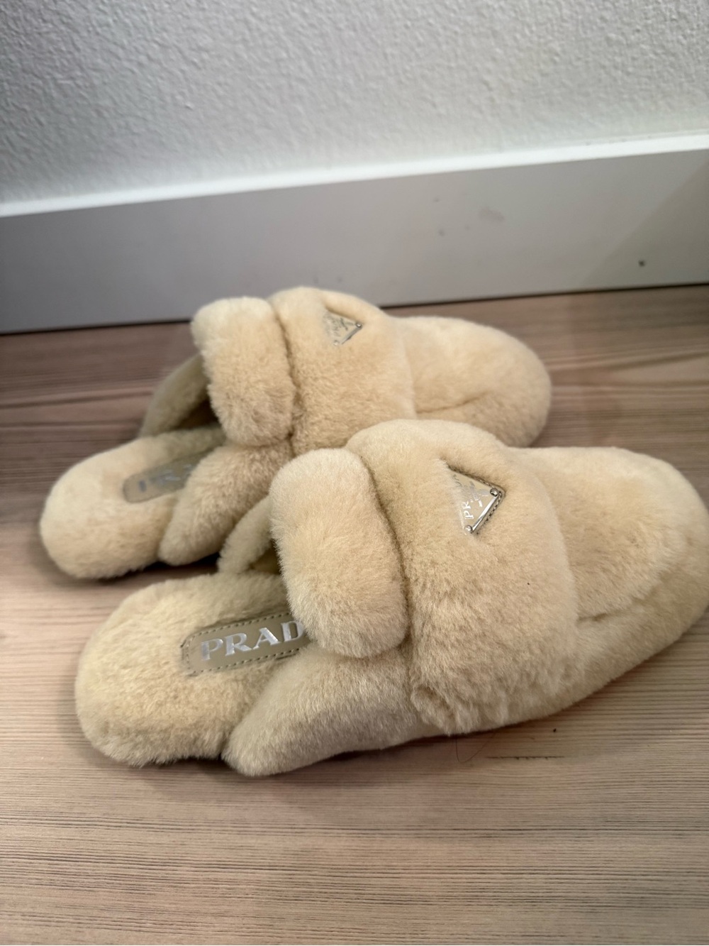 Authentic Prada Cream Shearling Slide Slippers with Metal Triangle Logo - Picture 2 of 4